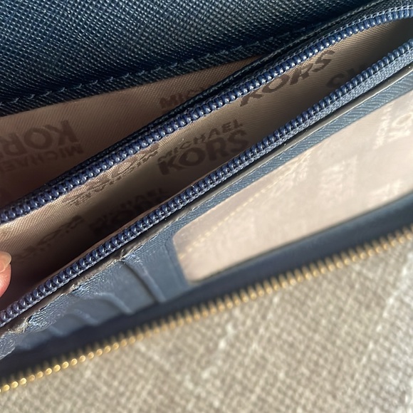 Michael Kors Wallet - Picture 3 of 5